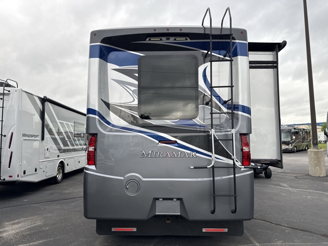 2022 Thor Miramar 35.2 — photo 8 of 8