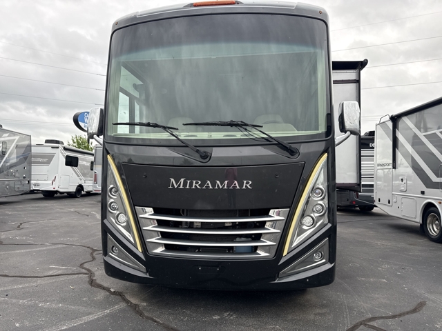 2022 Thor Miramar 35.2 — photo 5 of 8
