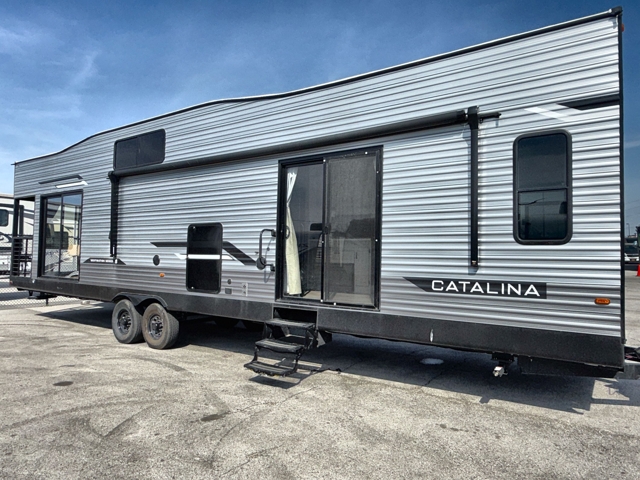 2025 Coachmen Catalina Destination 39MKTS — photo 6 of 8