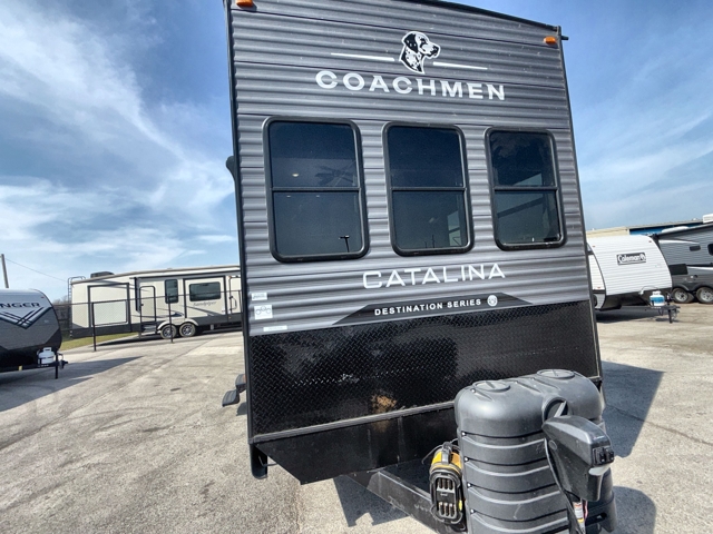 2025 Coachmen Catalina Destination 39MKTS — photo 5 of 8
