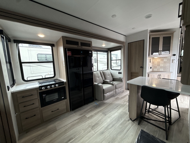 2026 Keystone Coleman Legacy 2800SUNDECK — photo 4 of 8