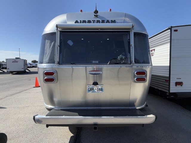 2016 Airstream International Serenity 25FB — photo 7 of 8