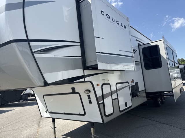 2024 Keystone Cougar 364BHL — photo 7 of 8