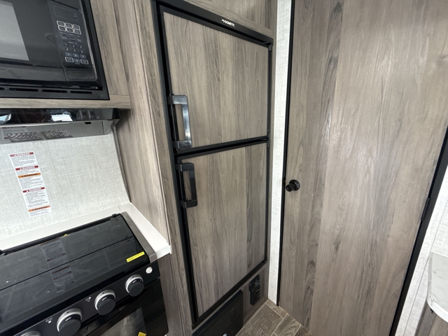 2023 Gulf Stream Northern Express 21MBD — photo 8 of 8
