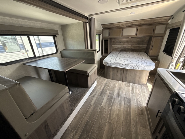 2023 Gulf Stream Northern Express 21MBD — photo 3 of 8