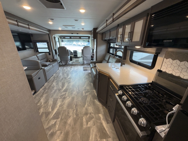 2023 Thor Windsport 34R — photo 3 of 8