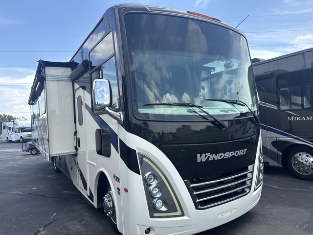 2023 Thor Windsport 34R — photo 1 of 8
