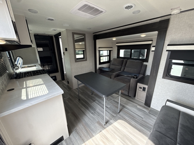 2024 Jayco Jay Feather 19MRK — photo 4 of 8