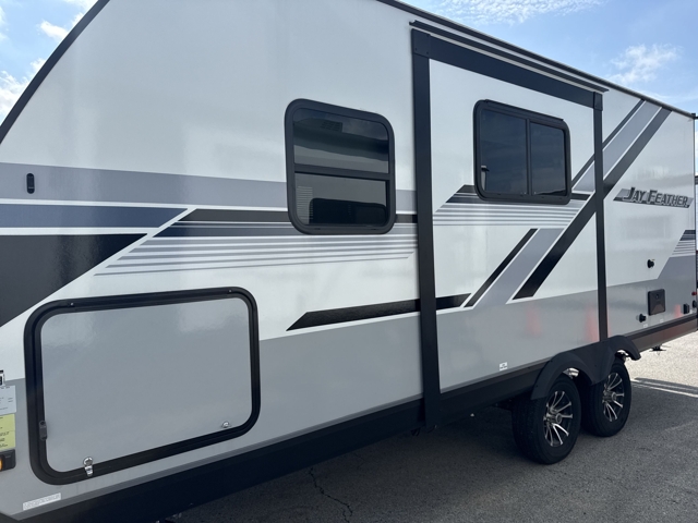 2024 Jayco Jay Feather 19MRK — photo 7 of 8