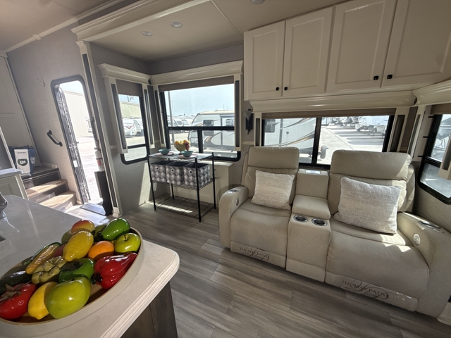 2022 Vanleigh Beacon 34RLB — photo 3 of 8