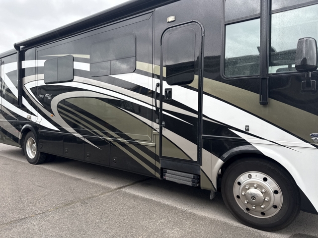 2022 Newmar Bay Star 3416 — photo 5 of 8