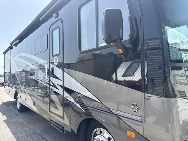 2018 Fleetwood Storm 32A — photo 6 of 8