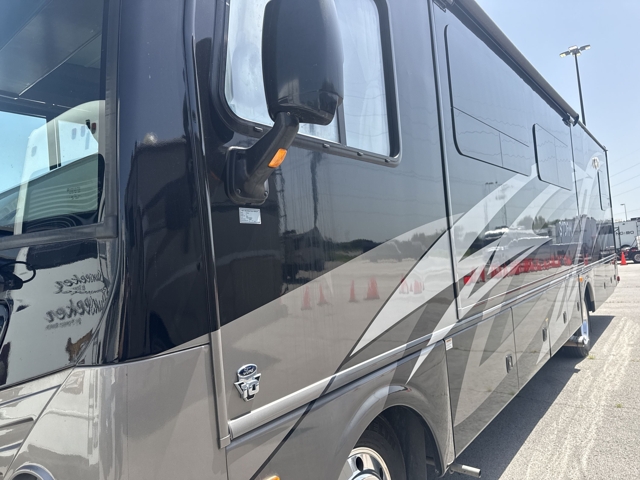 2018 Fleetwood Storm 32A — photo 7 of 8