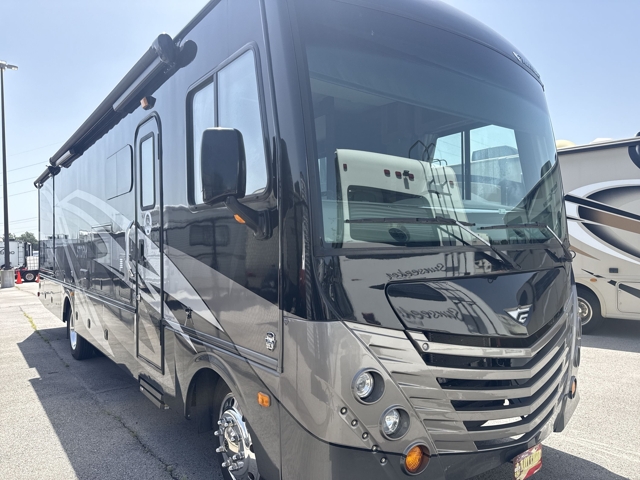 2018 Fleetwood Storm 32A — photo 1 of 8