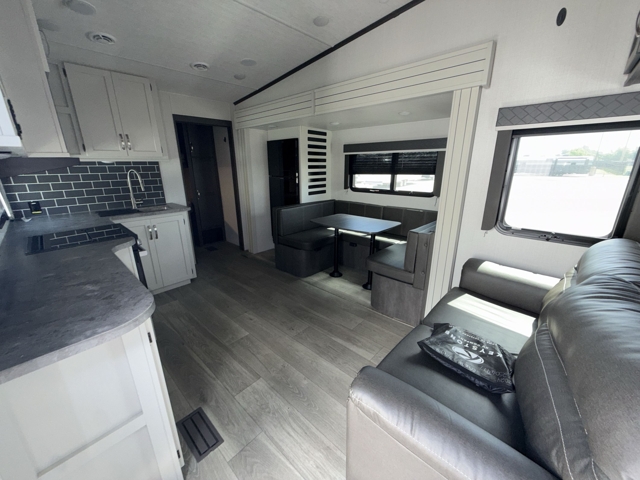 2024 Keystone Cougar Sport 2700BH — photo 3 of 8