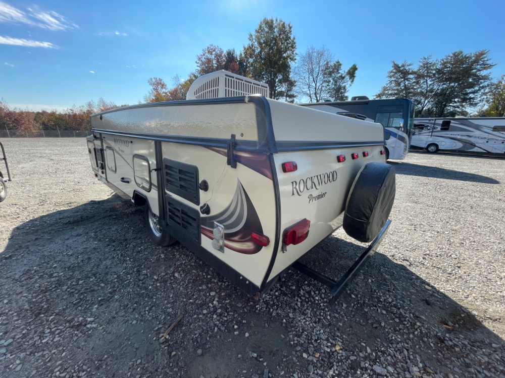 Forest River Rockwood Premier 2516G Camping World of Thornburg 2208725