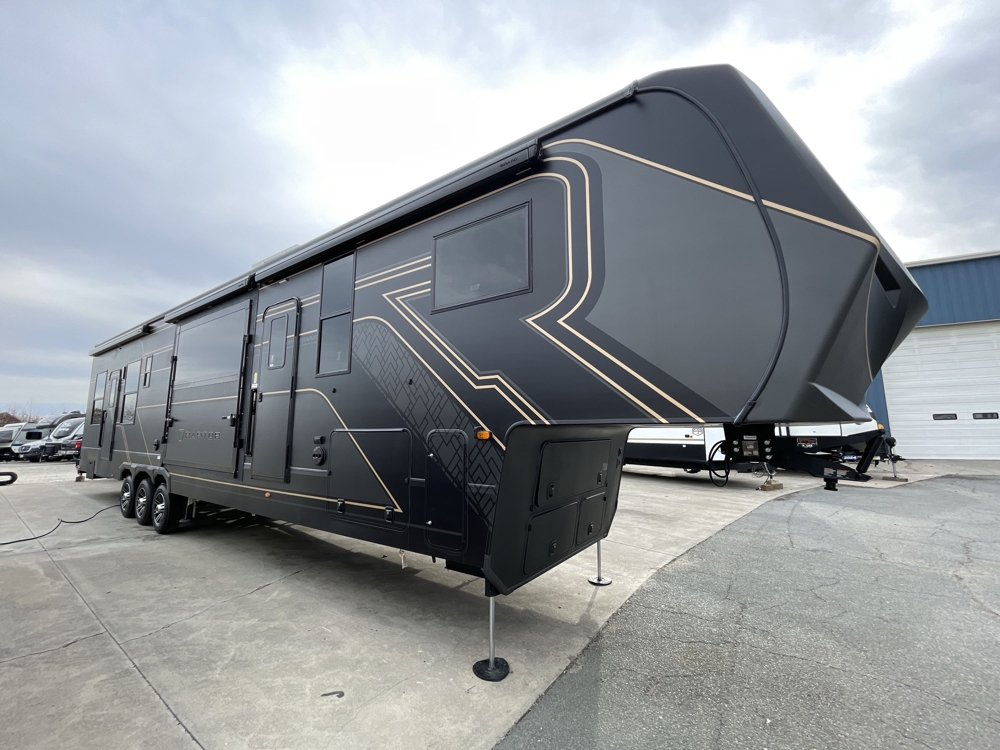 2026 Keystone Raptor 444 - Stock #2596966 | Thornburg, VA | Camping World