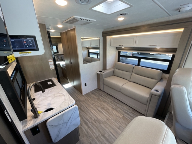 2026 Thor Freedom Traveler A24 — photo 3 of 8