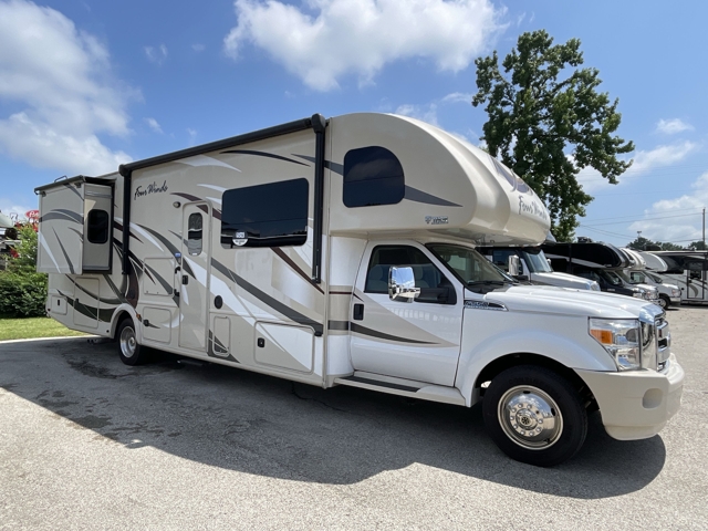 2017 Thor Four Winds 35SD — photo 6 of 8