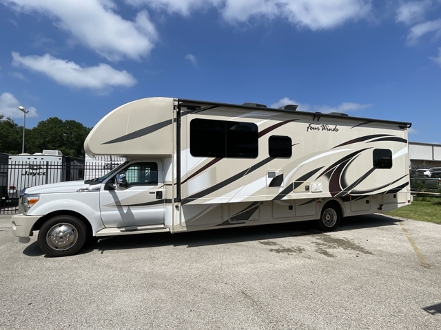 2017 Thor Four Winds 35SD — photo 7 of 8