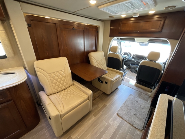 2020 Regency Ultra Brougham 25TB — photo 4 of 8