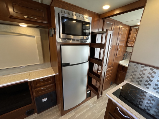 2020 Regency Ultra Brougham 25TB — photo 5 of 8