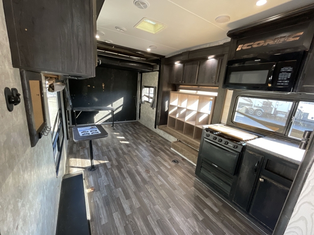 2018 Eclipse RV Iconic Widelite 2816SWG — photo 2 of 8