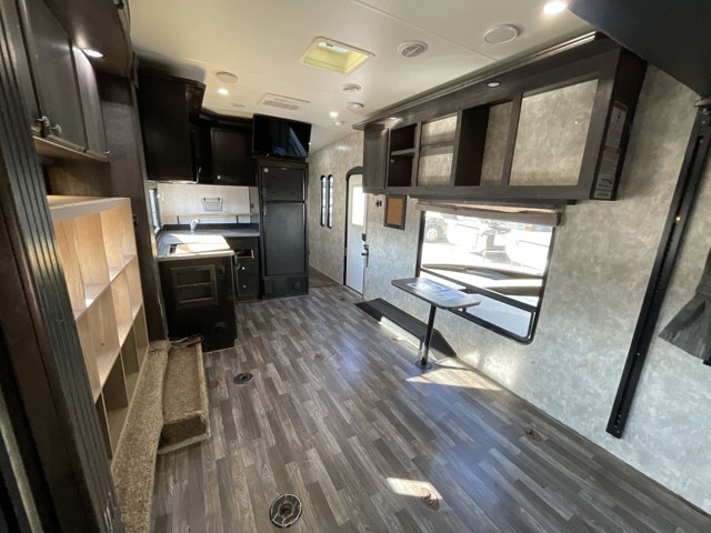 2018 Eclipse RV Iconic Widelite 2816SWG — photo 3 of 8