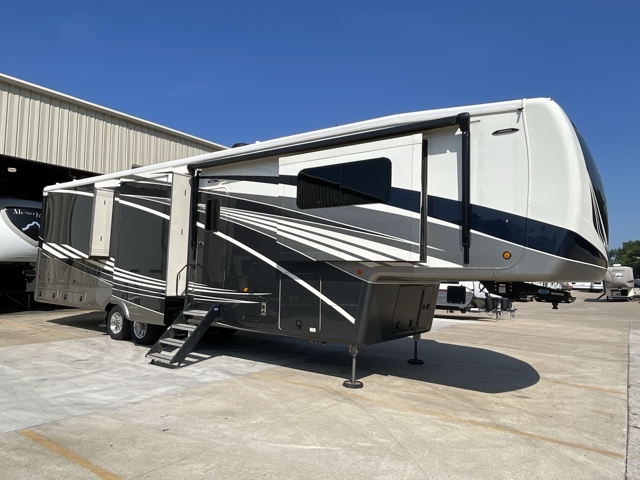 2021 DRV Luxury Suites Mobile Suites 41FKMB — photo 5 of 8