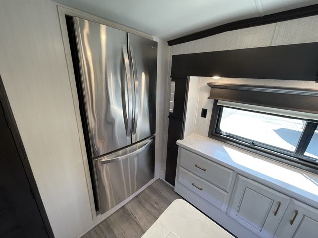 2021 DRV Luxury Suites Mobile Suites 41FKMB — photo 8 of 8