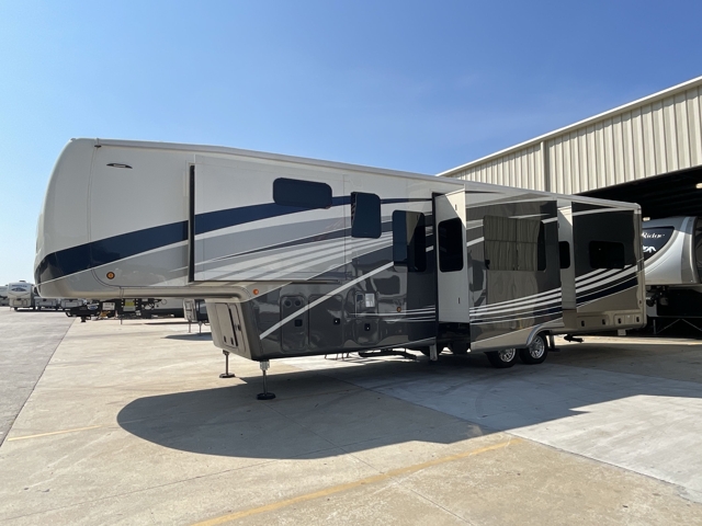 2021 DRV Luxury Suites Mobile Suites 41FKMB — photo 6 of 8
