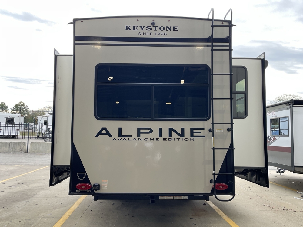 2026 Keystone Avalanche 321RL — photo 8 of 8