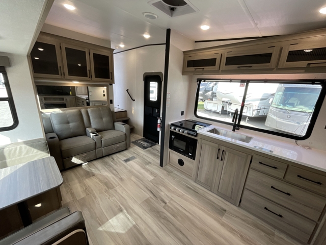 2026 Keystone Coleman Legacy 2400REX — photo 4 of 8
