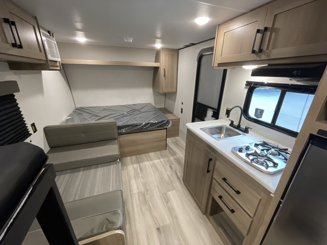 2026 Keystone Coleman 17B — photo 4 of 8