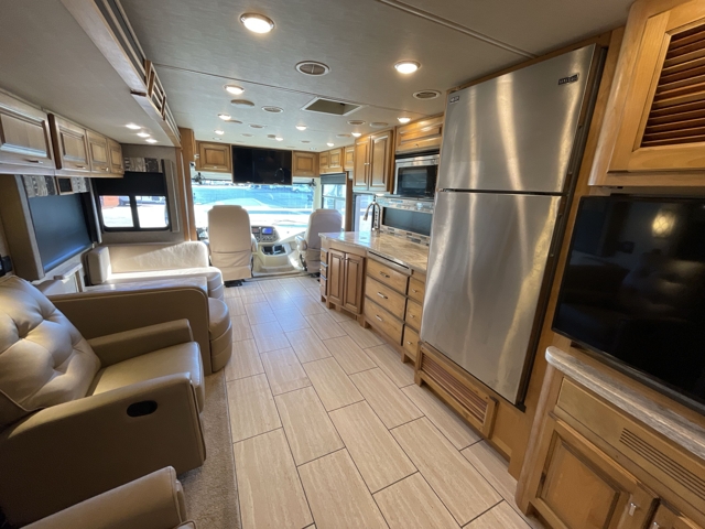 2019 Tiffin Allegro 32SA22K — photo 3 of 8