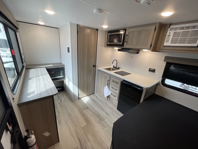 2026 Keystone Coleman 13R — photo 3 of 8