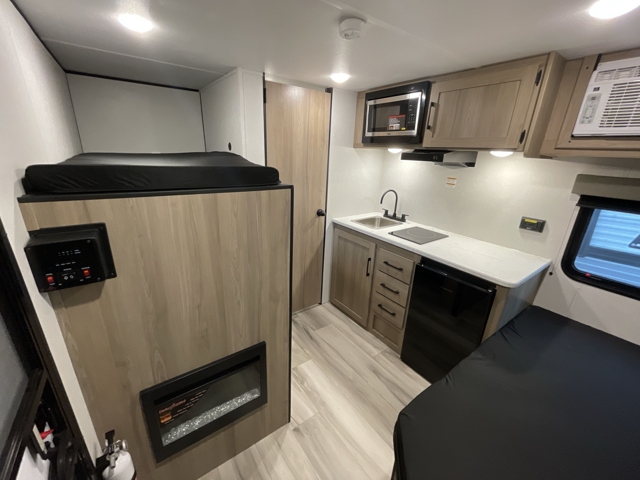 2026 Keystone Coleman 13B — photo 3 of 8