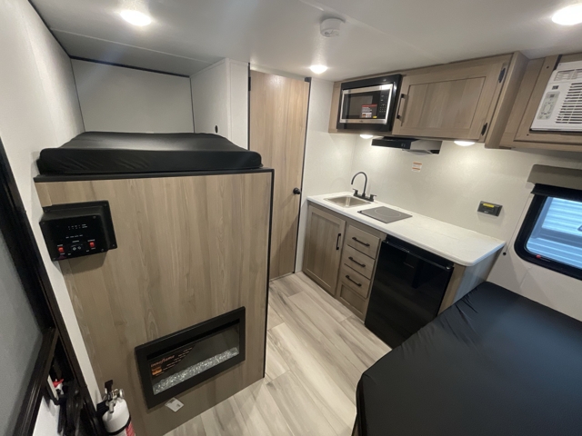 2026 Keystone Coleman 13B — photo 3 of 8