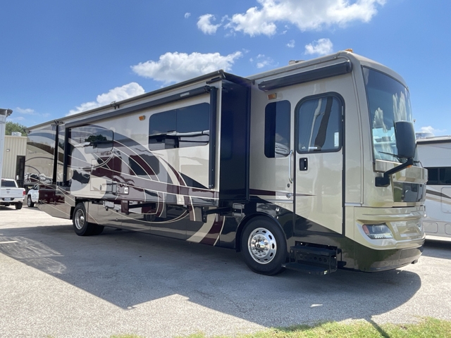 2018 Fleetwood Pace Arrow Lxe 38F — photo 6 of 8