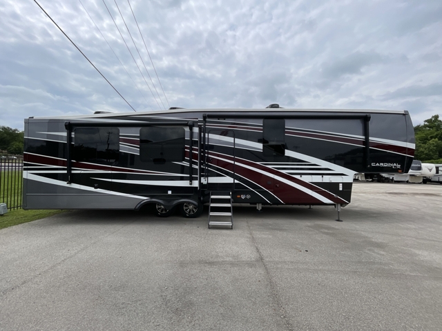 2022 Forest River Cardinal Luxury 390FBX — photo 6 of 8