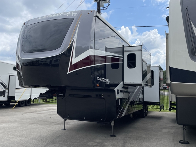 2022 Forest River Cardinal Luxury 390FBX — photo 7 of 8