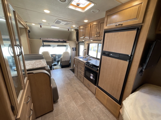 2018 Thor Chateau 24WS — photo 4 of 8