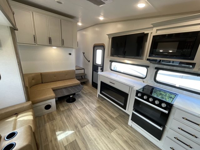 2025 Dutchmen Astoria 260RK — photo 4 of 8
