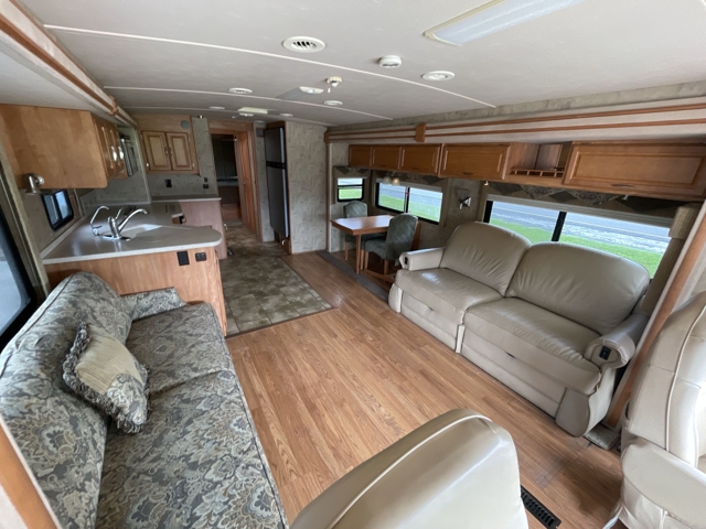 2007 Winnebago Journey 39K — photo 2 of 8