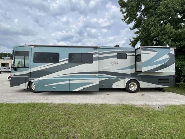 2007 Winnebago Journey 39K — photo 6 of 8