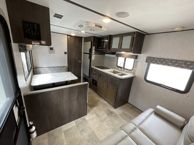 2020 Coleman Coleman Light LX 1705RB — photo 3 of 8