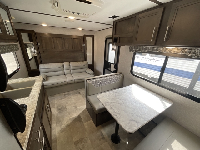 2020 Coleman Coleman Light LX 1705RB — photo 4 of 8
