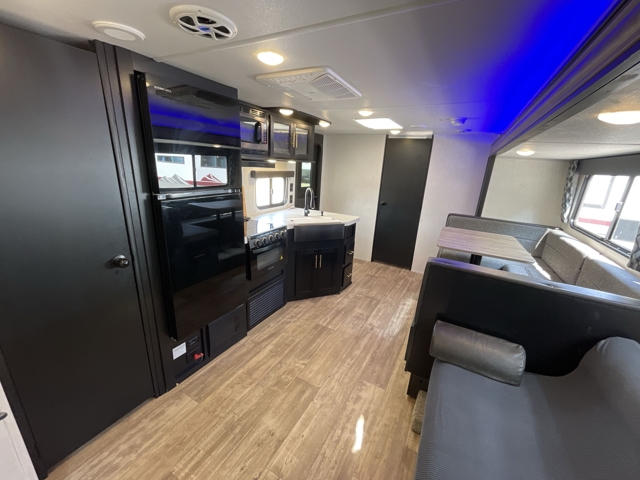 2022 Forest River Grey Wolf 29TE — photo 4 of 8