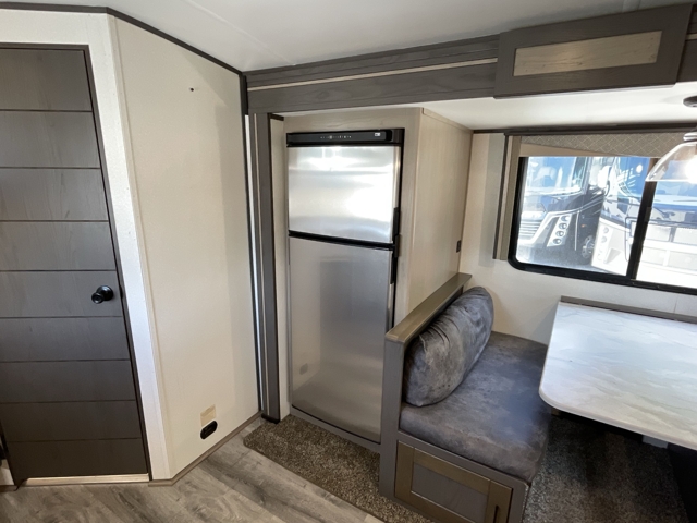 2021 Cruiser RV Twilight Signature 2600 — photo 8 of 8