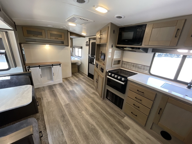 2021 Cruiser RV Twilight Signature 2600 — photo 3 of 8